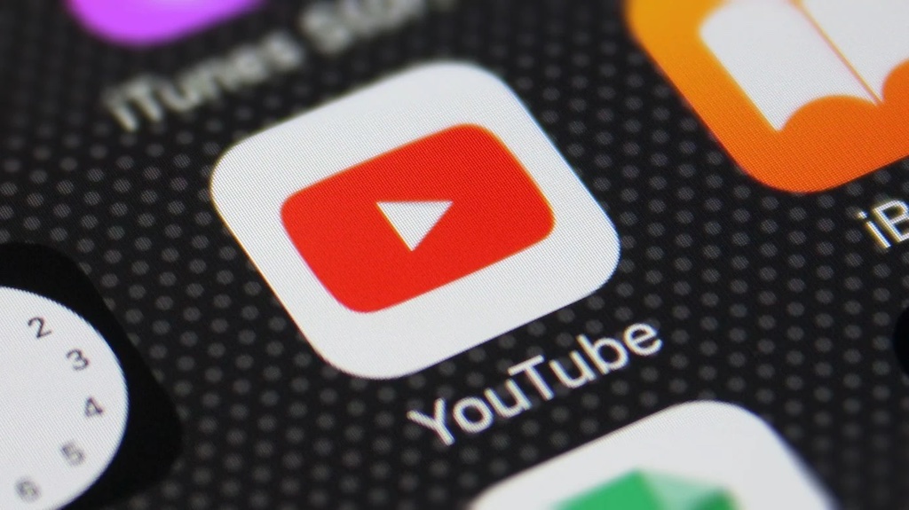 YouTube réprime les contenus d’IA qui « simulent de manière réaliste » des enfants décédés ou des victimes d’actes criminels