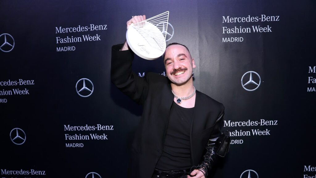 Peter Sposito Studio remporte le Mercedes-Benz Fashion Talent Award au MBFW